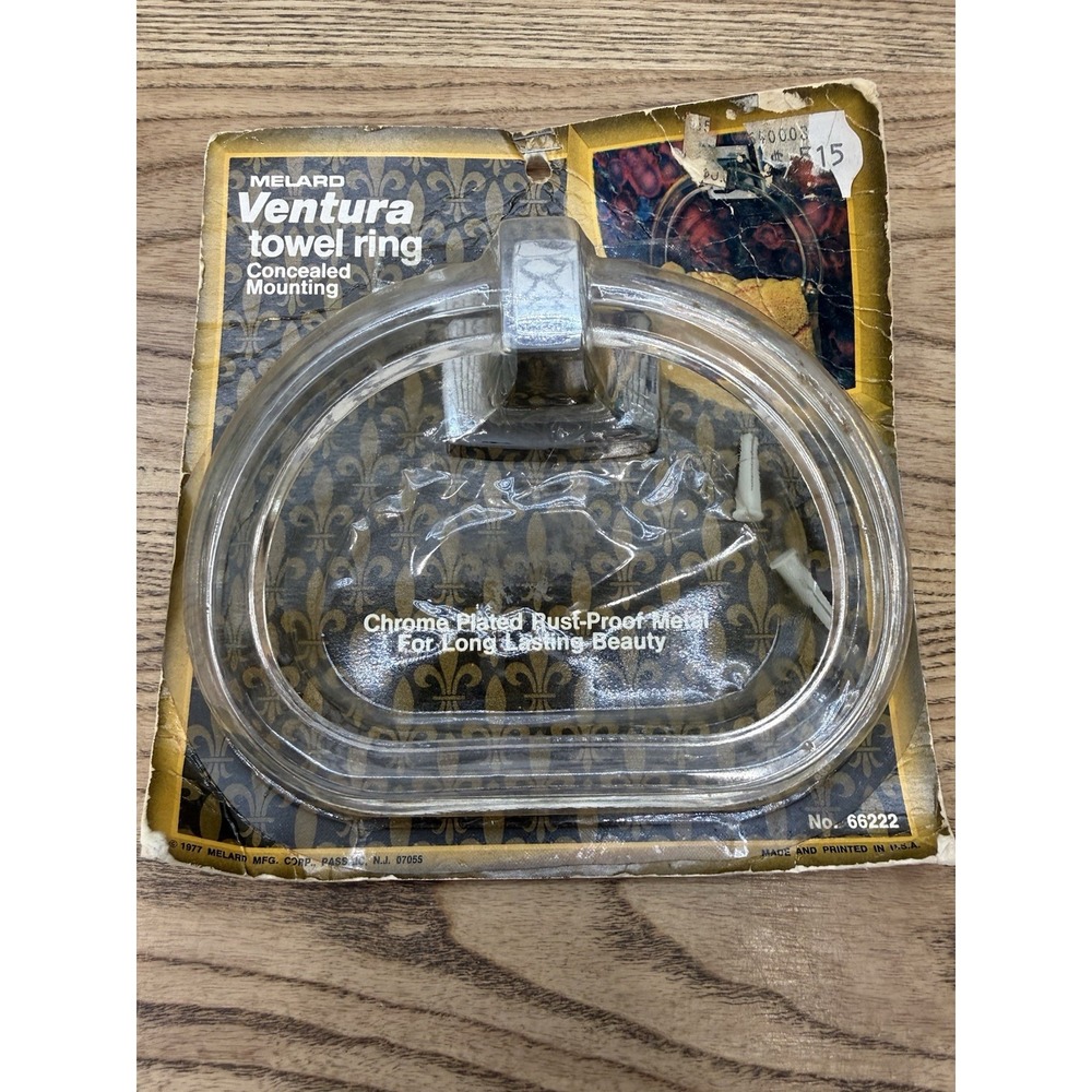 NEW Vintage Melard Ventura Towel Ring Clear Acrylic Lucite Chrome